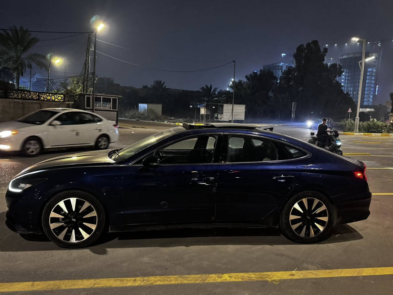 سوناتا2021 فول مواصفات
السياره رقم اربيل بأسمي تحويل ثاني يوم

حادث فقط بنيد صبغ وبارد بلباب الخلفي الباقي كفاله 

كير 8نمر مكينه 1600 تيربو مكفولات 

مواصفات 

شفتات بل ستيرن 

بانوراما 

بصمه

تشغيل عن بعد 

صندوق حساس عند الاقتراب

سماعات بوز صوت خيالي

خمس وضعيات قياده 

كرسي كهرباء 

تدفئه مقاعد

والسياره جديده احلى من الصور 

مكانها بغداد حي العامل

سعر 170 وبيها مجال  
او مراوس حسب القناعه

***********
