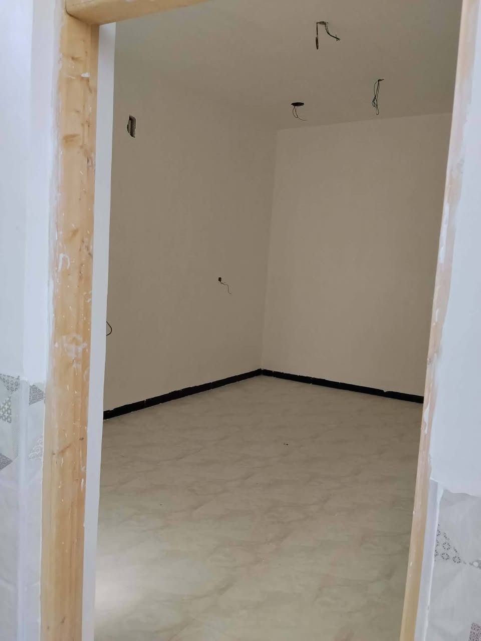 بسم الله،، بيت للبيع طابو صرف
الموقع،،الشاميه منطقة بانيه حي الشهداء قرب اسواق ادم 

المساحه..160م الواجهه ..8م 

طابقين كونكريت مسلح 

بي اربع غرف وصالتين واستقبال ومطبخ وصحيات ،،غير مطلوب لأي مصرف بيت حر يداور مباشرة ،،بي نقص كهربائيات وأبواب خشب ومحجر درج بيت جديد ومتعوب عليه وفارغ

السعر 120مليون وبي مجال بسيط 

اتصال  بي وتساب 

خاص مفتوح ***********
