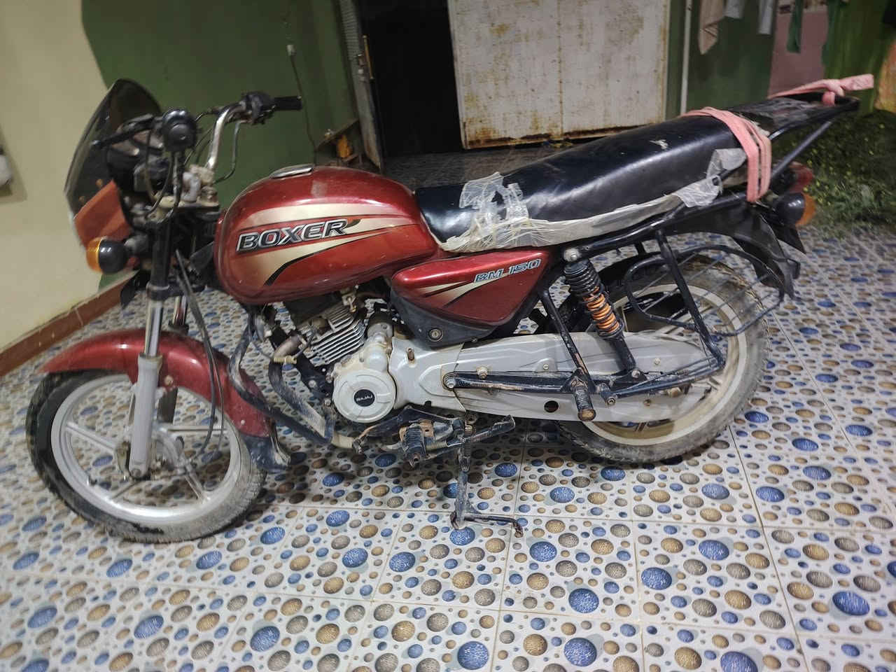 ١٨ نضيفه شغاله جاهزه للبيع السعر ٦٠٠ مكاني كاطون الرازي شارع حسن أبو الكاز ***********
