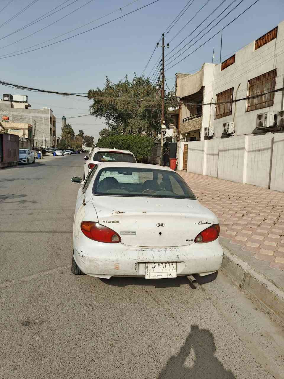 السلام عليكم
النترا موديل 2000
كامله من كير ومكينه
تخم تأير جديد كهربائيات كله شغاله
باتري جديد 
دوشمه كاعيه وباطين جدد
السياره حائز ثالث اسويلك وكاله بسمك
السعر 25ورقه
*********** للاستفسار
