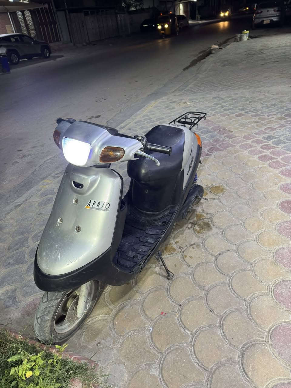 السلام عليكم دراجة بطة موديل 99 للبيع كل كهربائياتها شغالة اشاير هورن الدراجة نكرة سلف تشتغل من هندر واحد تجي تشغل وتطلع الدراجة نضيفة كلش عوزها بس كلجات رقمي *********** سعرها 350 وبيها مجال
