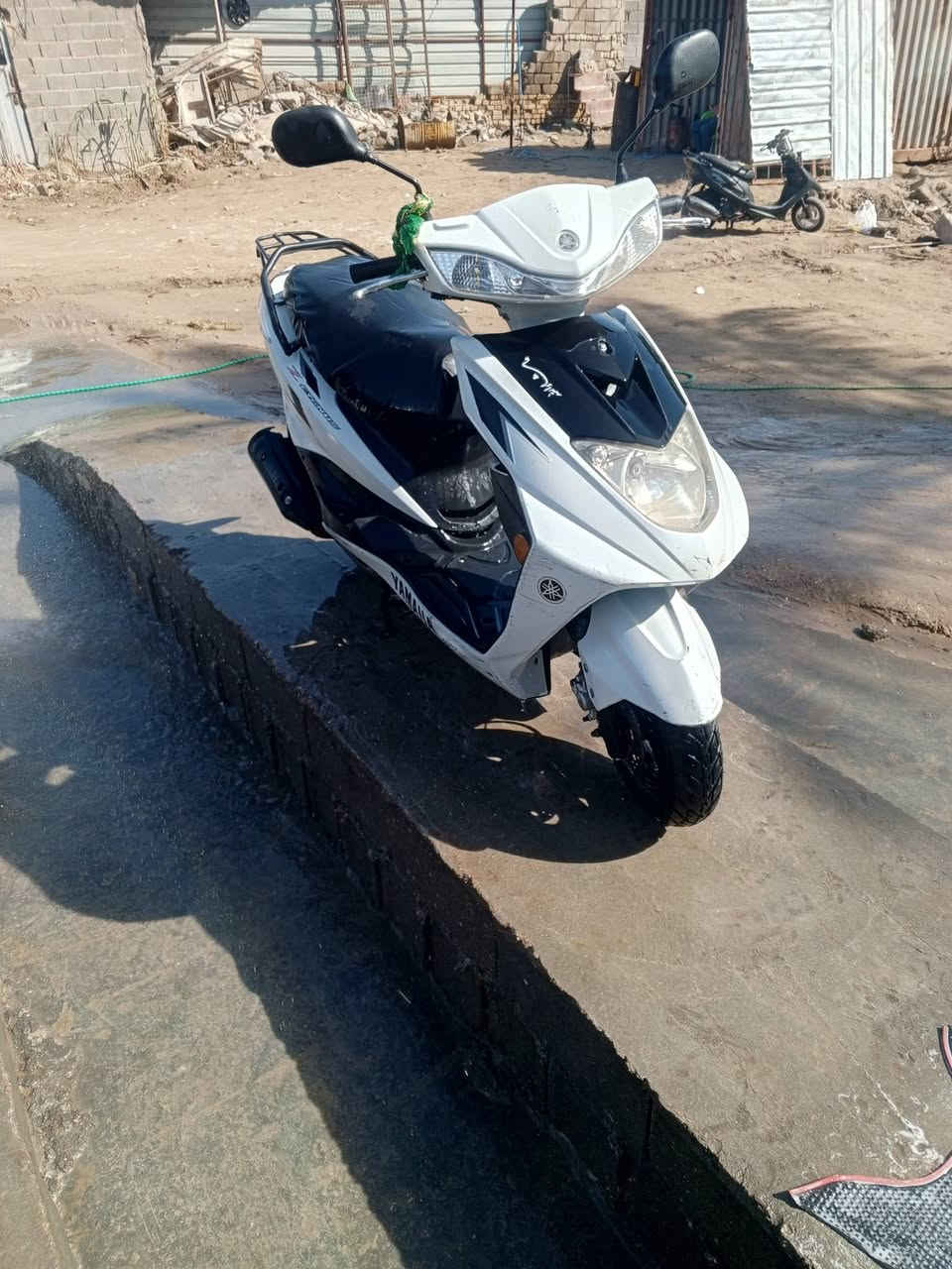 سلام عليكم
سكنس كوري للبيع المكينه مفتوحه مره واحده الدراجه خرسه شلعه معدل فول السعر 650وبيه مجال مكان مسيب ***********
