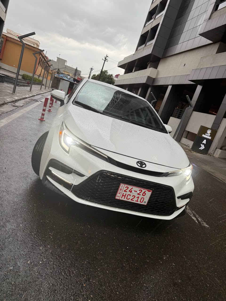 Toyota corolla 24// SE
فقط نص بوند صبغ 
بدون دواخل 
ماشية قليل 
شرط الرقم والفحص 
رصعات قليلة معدلة عالبارد
بصمة وهيتر وكشن كهربائي وحساسات بالمري 
للاتصال ***********
سعر 156 ومجال قليل دهوك, العراق

