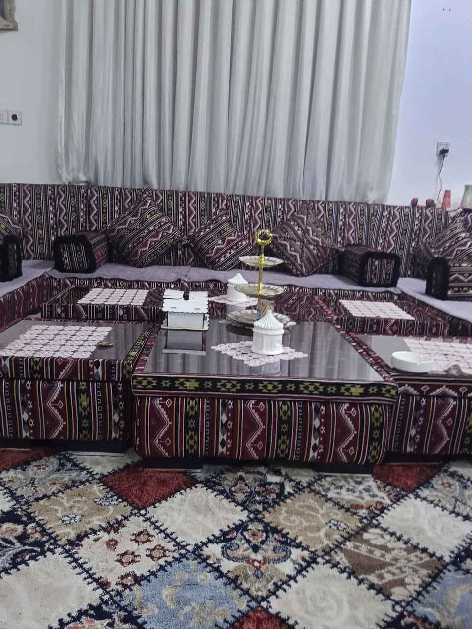 جلسه عربيه نظيفه 
12متر معه ميز والطبلات 
السعر مليون


**إذا كنت صاحب هذا الإعلان وتريد حذفه لأي سبب، رجاءا أرسل رسالة إلى الدعم الفني**