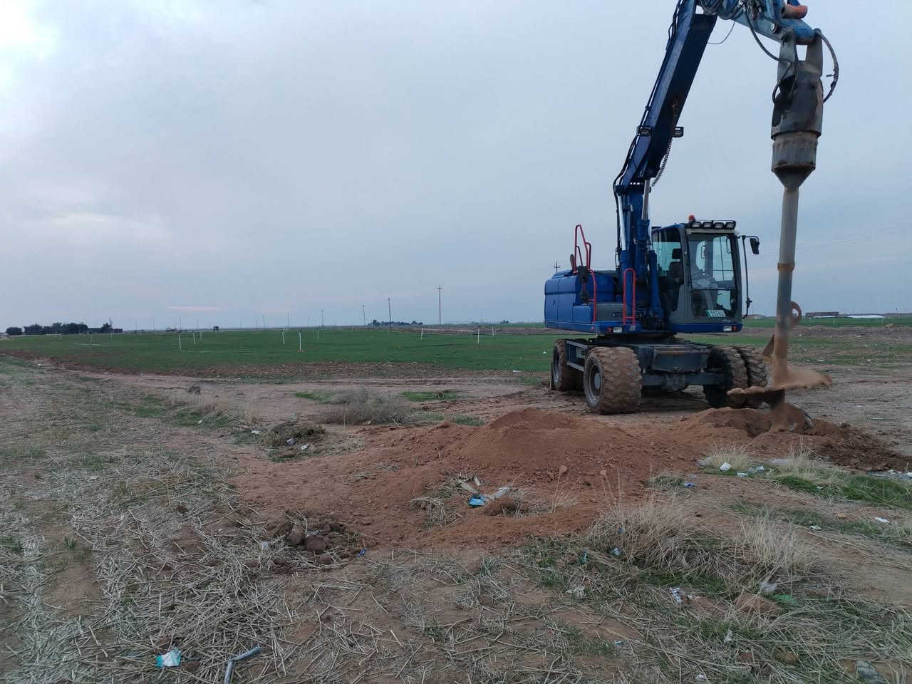 🌹بسم الله وعلى بركة 🌹
بعد التوكل على الله غدا" ان شاء الله سوف يكون الحفار متواجد في♥️ قضاء العلم الحبيبه ♥️
توجد عدة براين لكافه الأحتياجات 
لحفر آبار المنازل مع التغليف الكونكريتي لها👉
لحفر الفتالات المربعه عن طريق الكيله 👉
لحفر خطوط الماء عن طريق الكيله👉
لحفر خطوط الكهرباء عن طريق برينه عرض ٥٠ سم و ارتفاع من 1 متر إلى 3 متر حسب الطلب 👉
لحفر قواعد الجملونات العملاقة  👉
للأستفسار الأتصال على الأرقام ***********🌹*********** 🌹***********🌹
