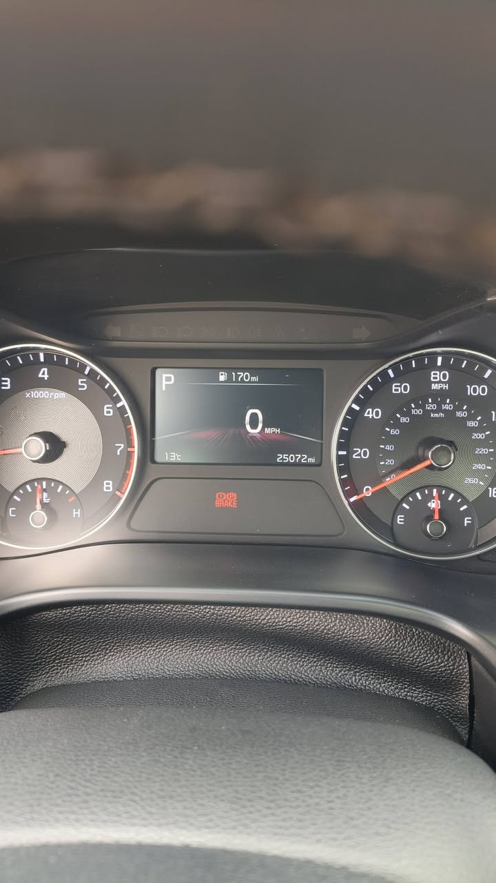 🚗 للبيع: كيا فورتي GT- line موديل 2023
📍 مكان السيارة :  موصل الرشيديه
📞 للتواصل: ‏‪***********‬
🛠️ المحرك: 4 سلندر 2000 دوش المرغوب
السعر💥🔥😳 172 وبي مجال
⚙️ المواصفات:
• بصمه تشغيل بصمه ابواب تشغيل عن بعد
• سلايت رووف 
• كشنات جلد 
• شاشة كبيرة وكاميرا
• CarPlay و android
• تحكمات ستيرن
• أوتو ستوب
• قيادة ذاتية
• تحديد سرعة وتحديد مسار
• رادارات أمامية وجانبية وخلفية
• مثبت سرعة
• مانع انزلاق
• 3 انضمة قيادة

⚠️ أضرار السيارة:
• بابين سرقه والدائر الخلفي فقط بدون اي دواخل شرط فحص
• جميع الايرباكات سليمة

📌 تفاصيل إضافية:
• السيارة رقم دهوك دولي باسمي بيها كابون
• لون السيارة اسود 🖤
• الكير والمحرك بحالة ممتازة – شرط الفحص
• صدر وخلف "بلادي"
• الرادار وحجر البيئة والكزوز  كلها أصلية
• السيارة بحالة ممتازة وبدون مصاريف
