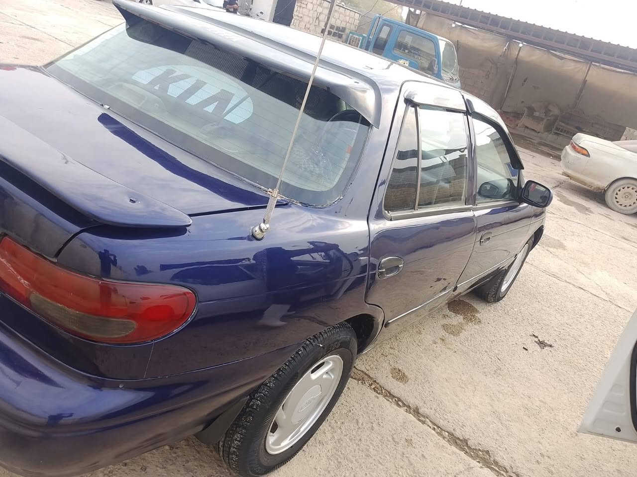 للبيع كيا سيفيا موديل 95رقم بغداد انكليزي سنوية لل27 ماناقصهة شي السيارة للاتصال ***********المكان سامراء
