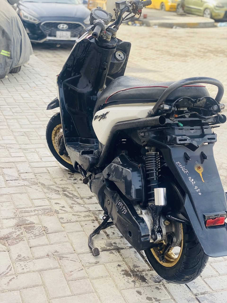 سلام عليكم دراجة جبلي نضيفة مكينة مكفولة بيهة نقص واقية صالنصة و بكلايت دراجة خير من الله سعر 700 بيهة مجال 
الرقم ***********
