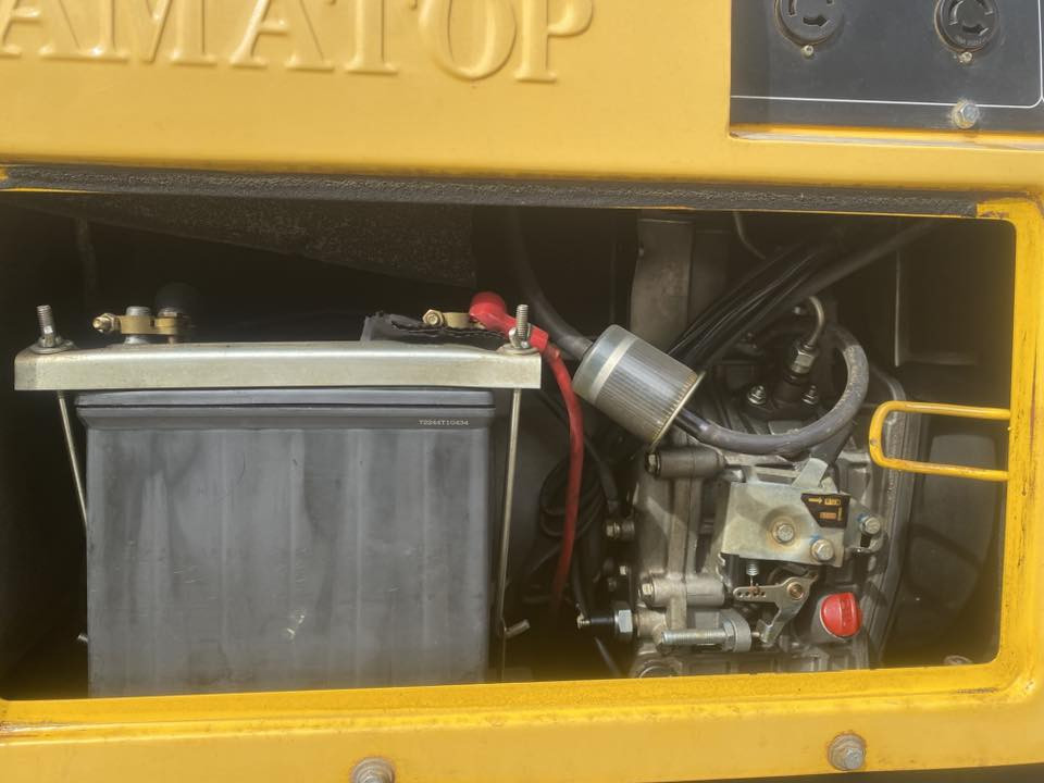 السلام عليكم
مولد گاما توب باب اول محرك بستم واحد كاز كاتم كله بلاد اي شي ما مفتوح بي عداد الساعات ١٥٠٠ ساعة راس توليد ٦ كيكا يعني ٢٤ امپير اقتصادي جدا بصرف الگاز الساعة نصف لتر 
للاستفسار على السعر الاتصال ع الرقم 
***********
