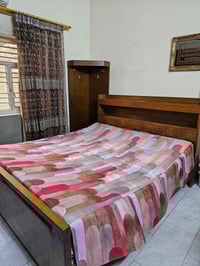 من رخصة الادمن سرير نفرين صاج للبيع مع تعلاگة ملابس صاج كذلك وكما موضح...