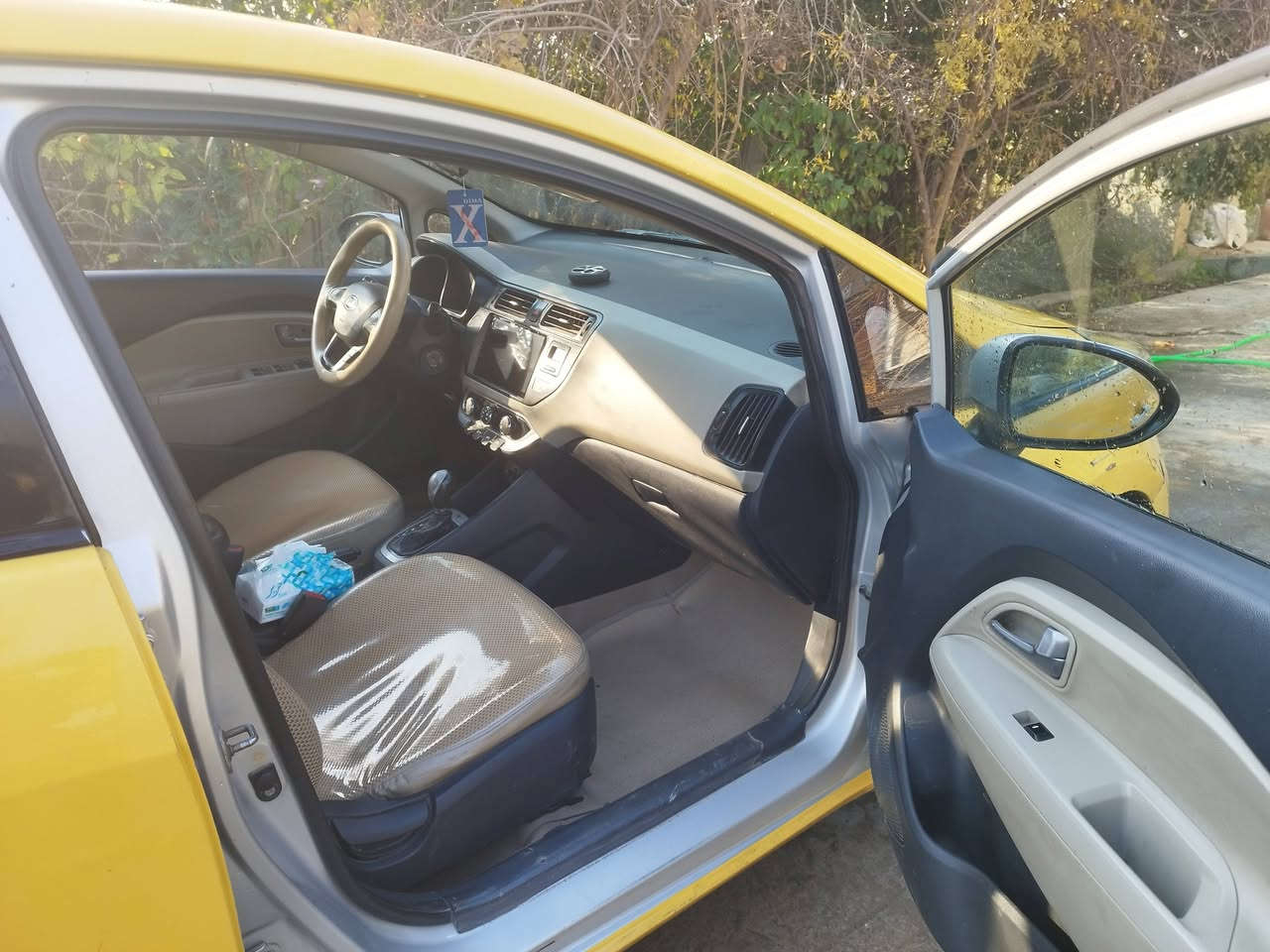 كيا ريو 2014 وارد خليجي محرك 1600 دوش صدر جديد محرك كير خير من الله لا تنقيص ولا تبخير والكشر كدامك مابيها ضربه داخلها كدامك تبريد يرادله شغل قليل تدفئه شغاله سياره بسمنا خاليه من الغرامات والهيئه اريد مراوس ستاركس 2007
***********
