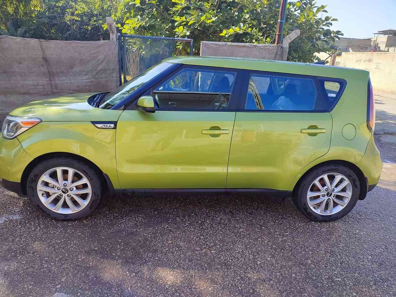 السلام عليكم كيا صول موديل ٢٠١٨ مكينة ٢٠٠٠ كفالة عامة كلين بغداد انكليزي باسمي تحويل مباشر جاهزة من كلشي و احلى من الصور مكينة ما مفتوحة ماشية ٧٠ اصل كير at سعرها ١٣٢ و بيه مجال للإستفسار الاتصال على الرقم(***********) غير متواجد عالفيس
