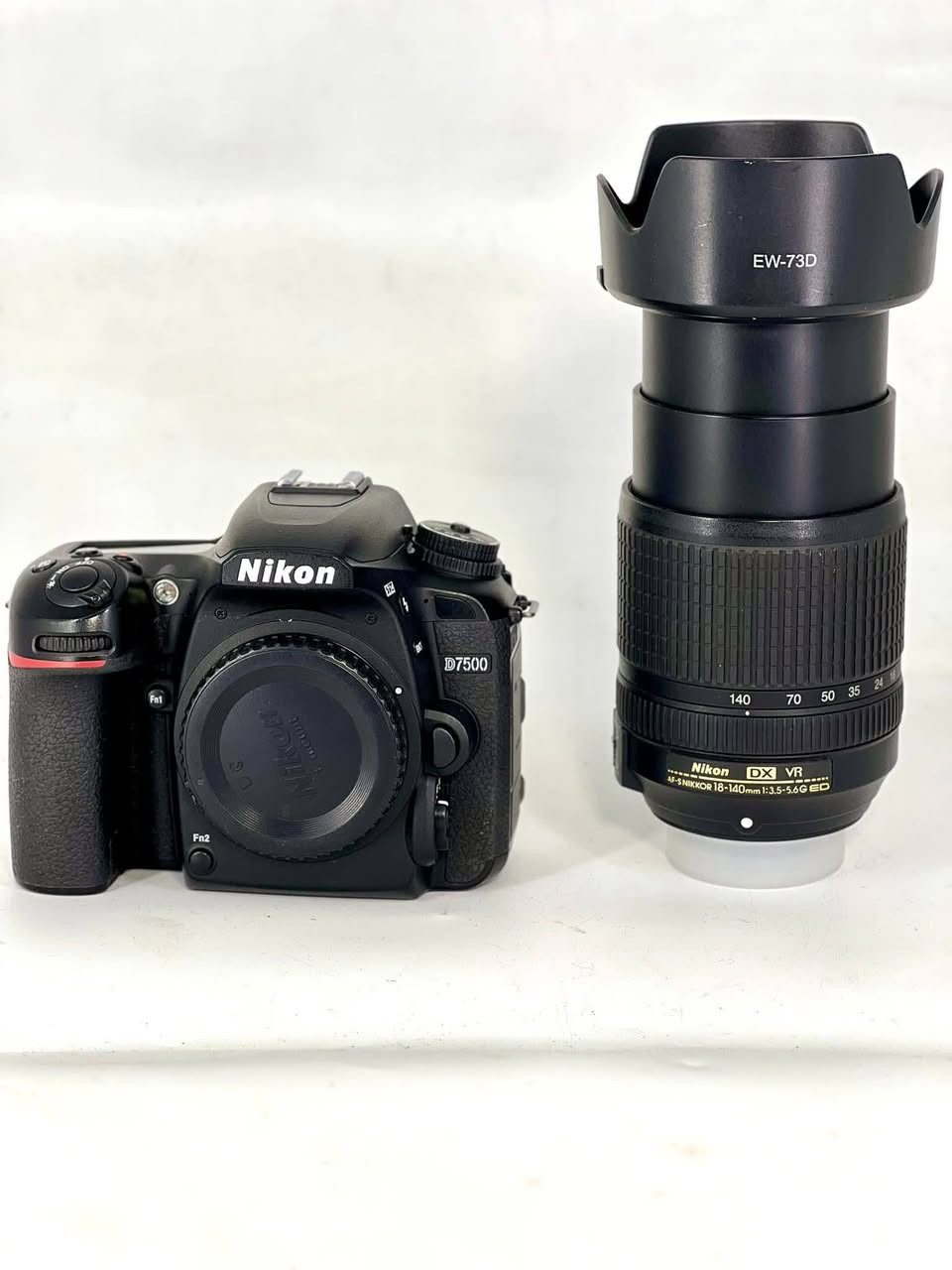 السلام عليكم 7500 نضيفه جدا مع كارتون مع جميع الملحقات الشركه .سعرها 800 وبيها مجال بسيط لليشتري .*********** او خاص
