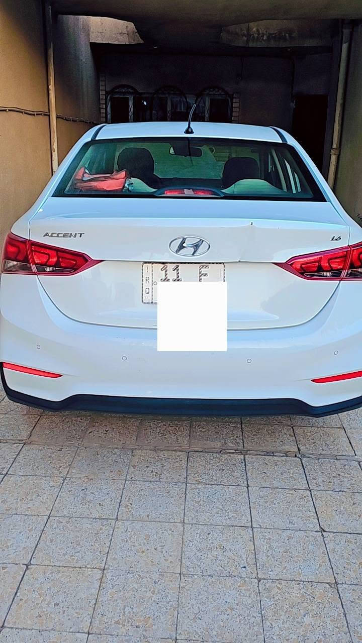 سلام عليكم
للبيع سيارت هوانداي اكسنت خليجي 2020  محرك 1600
تحتوي على فتحة سقف كاميرات امامي خلفي حساسات مري شفط
تحكم سترين اشاير بالمري الجانبيه
مشدودلهه زوج تايرات امامي جدد وصدر جديد والهزة جديده سنوية جديده باسمي بيهه ظرر طخة بالصندوق مبين بالصور وبارد شبر بالجاملغ الايمن ماشيه 65  الف كيلو متر 
لاستفسار الاتصال على رقم *********** متوفر بي واتس اب
