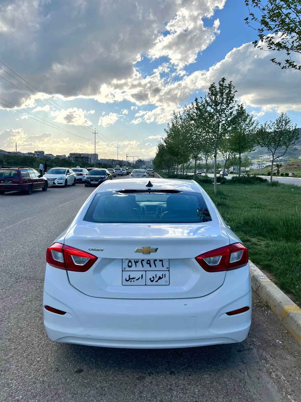 كروز موديل ٢٠١٧ 
بدون صبغ، كير و مكينه بشرط
طخم حدادية و طخم اطارات جديد، تبريد شغال 
ماشية ١٠٠ الف  مايل
عنوان: دهوك
سعر ٩٥ ورقة و بيها مجال
موبايل: *********** دهوك, العراق
