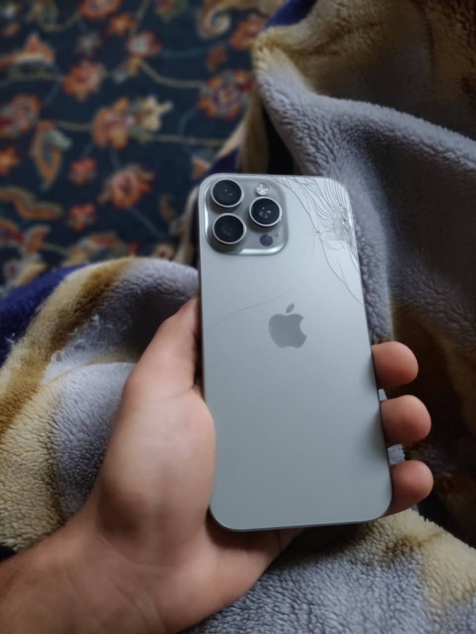 ايفون ١٦ برو ماكس شرق اوسط ماستر ABM ذاكره ٢٥٦ بطاريه ٩٥ نظافه ١٠٠٪ الظهر مفطور انطي سعر او تعال اخذه مكاني الانبار فلوجه *********** متوفر واتس اب أيضا
