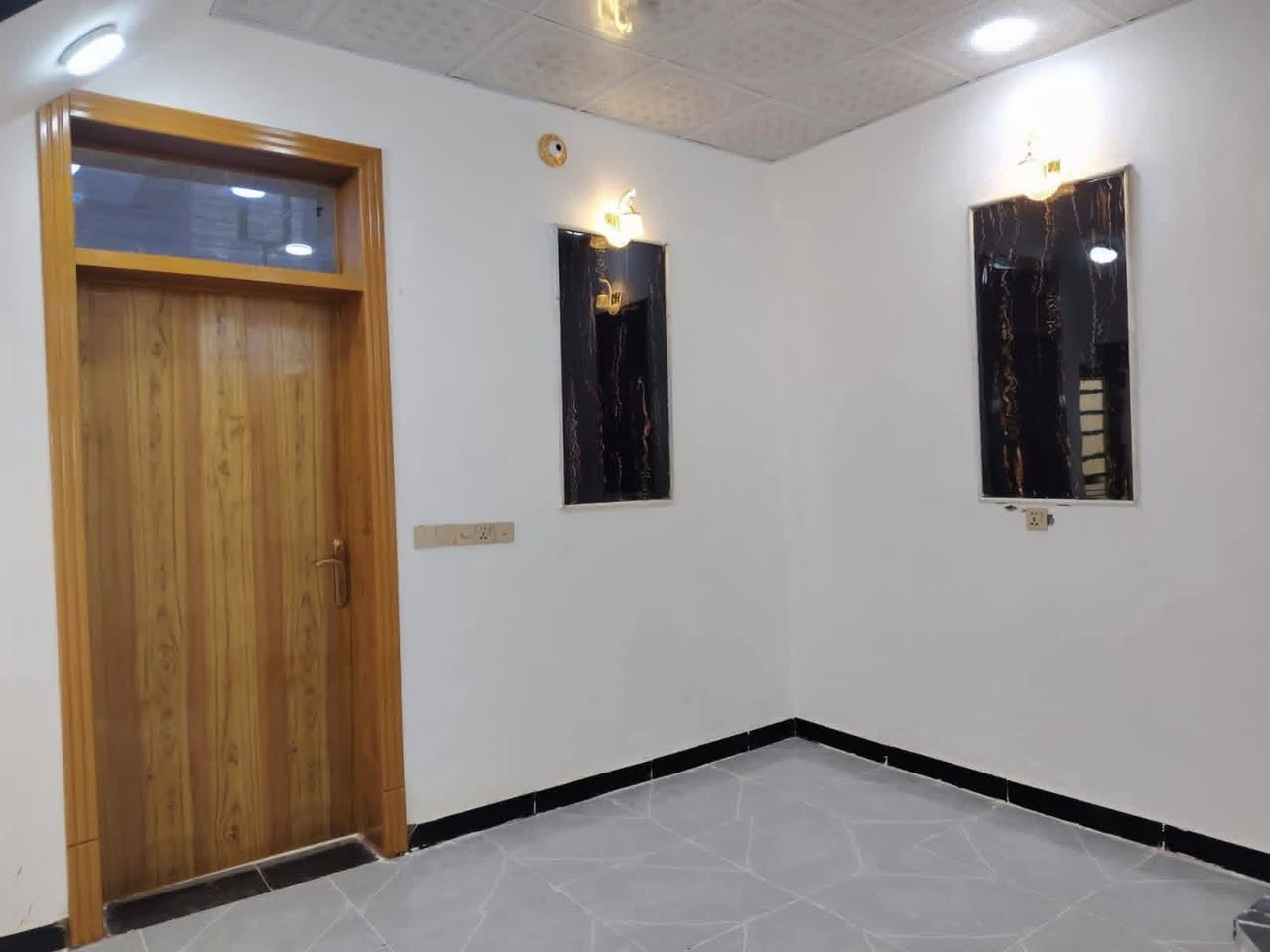 50متر للبيع مرتبه وكامله
اسعر 20وبي مجال 
طابو زراعي سند 25 قرار محكمه
مشمول بتطويب بقرار 320

عنوان البيت نجف مقابل ملحق قرية الغدير
للاستفسار اتصل على *********** أو مراسله واتساب
