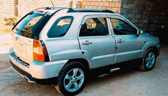 السلام عليكم
سيارة للبيع كيا سبورتاج 
موديل _ 2009
ضرر _ ثلاث قطع فقط 
محرك گير شرط 
حجم المحرك _20
سعر _90 
رقم الهاتف_***********
