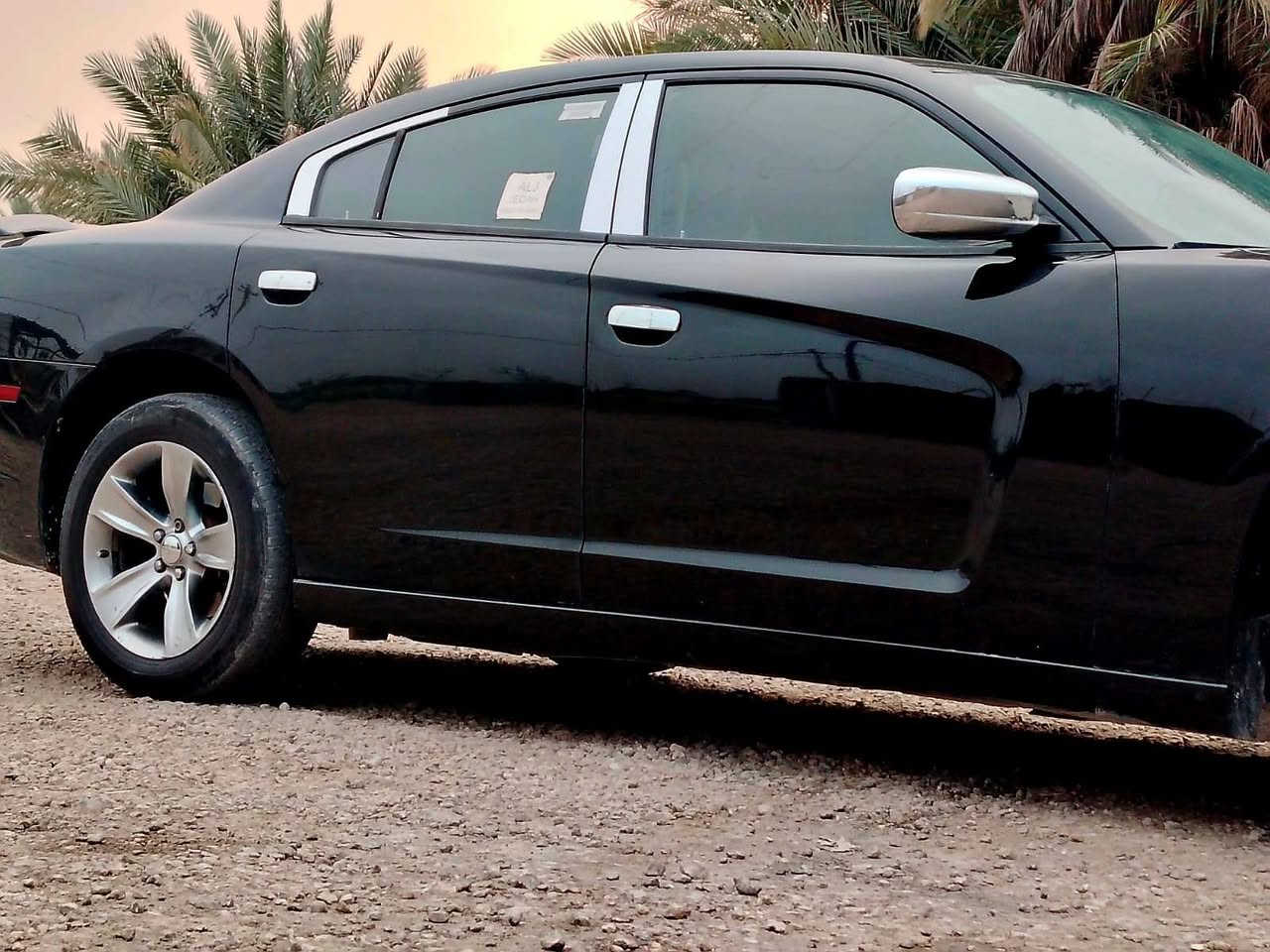 السلا عليكم جارجر 11 الي يدور جديد ونضيف . السياره جاهزه كير مكينه حداديه تخم تاير. تبريد جاهزه نضيفه رقم شمالي .سليمانيه تحويل وكاله حاضر.   سنويه جديده . رقم جديد السياره كفاله عامه عده قطعه وحده صبغ . الباب الخلف السائق . صبغ . فقط . شرط السونار . مكان بابل حله. *********** . .
