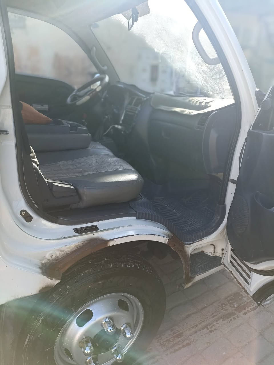 سلام عليكم كيه فحل مفتوح مديل 2015 مكفوله كفاله عامه تحوير 14 استد 27 متخمه تاير ياباني تدفأه تبريد شغال السياره توني ملكط دوسهه السياره مال جناي و 2015 اصل ولسياره خير من الله الرقم الاتصال ***********  السعر 130 وبيهه مجال للشراي
