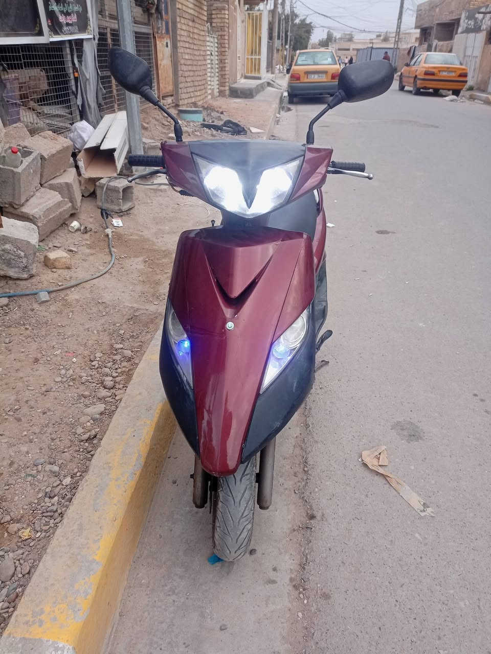 السلام عليكم دراجة ثعلب للبيع كاملة كلشي مابيهة كهربائيات شغالة السعر 550 وبيهة مجال
العنوان بغداد الحسينية  ***********
