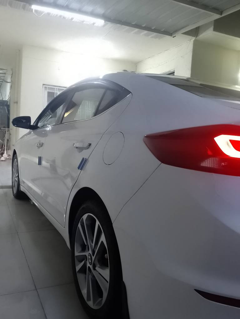 فول مواصفات ابيض محرك 2000 ماشي 110 ....*********** كركوك, العراق
