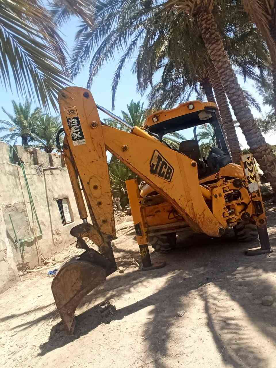 للبيع حفارة جي سي بي سلايت ومقص مكفوله م̷ـــِْن الفطر والحيم دخول جديد بعدهي منفيس بسمي تسجل اي محافظة للاتصال *********** موديل 2005
