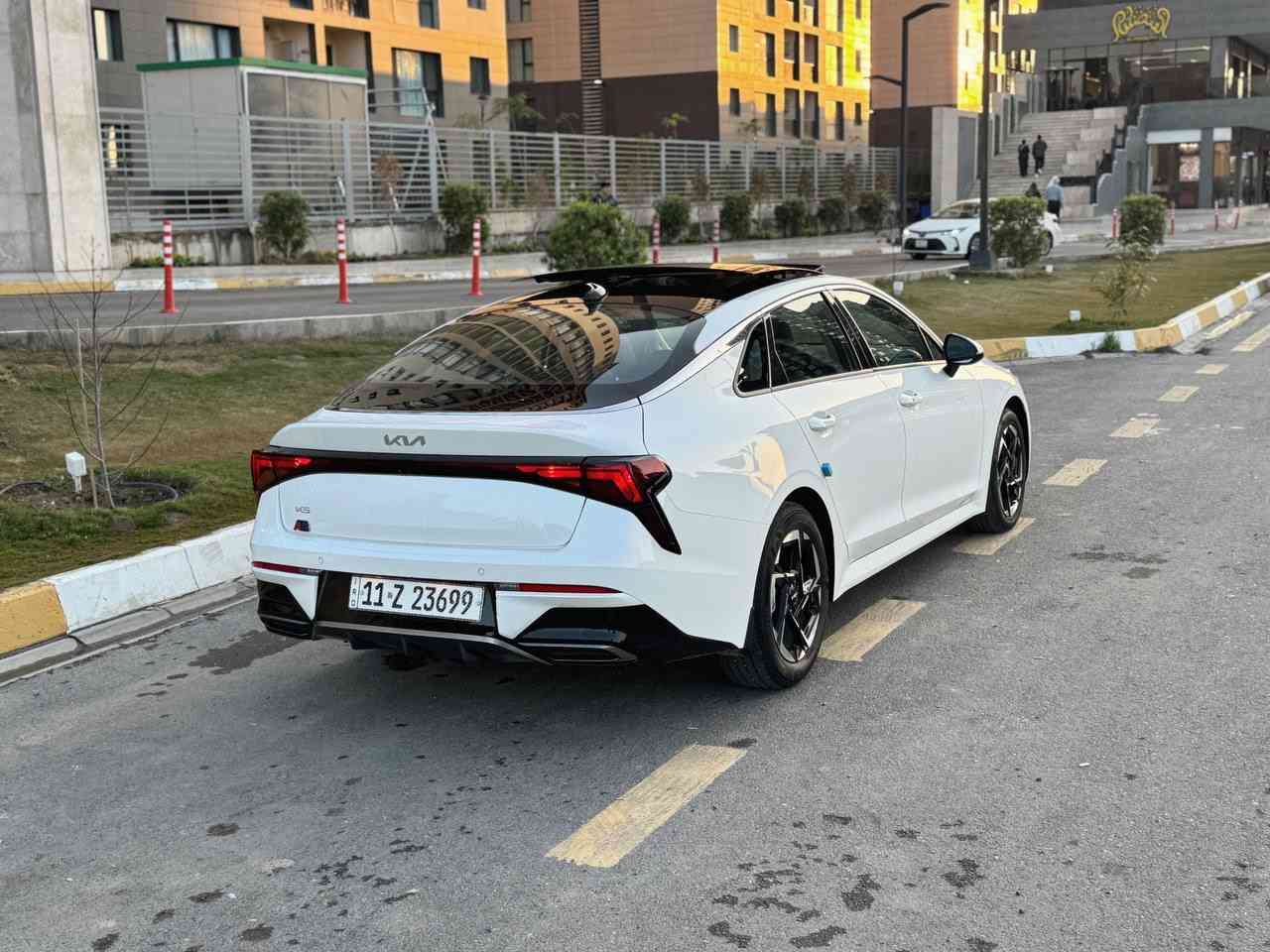 كي فايف 2025 k5 خليجي
كفالة عامة من الصبغ والتبديل والبارد 
محرك كير كهربائيات صدر كلها بلاد و100% 

 محرك 2500 

فول مواصفات 
بانوراما - كشنات جلد - تشغيل عن بعد - قطعتين تبريد - كشن كهرباء - بصمة تشغيل وابواب - دخول ذكي - شاشة جبيره متصله - اوتو هولد - حساسات امامي خلفي - اربع انظمة قيادة - مثبت سرعة - اشاير بالمري -  وبعد بيها هووواي مواصفات 
الكشنات مغلفة يعني الكشنات الاصلية ع وضع الشركة 

السيارة جديدة بمعنى الكلمة وبالواقع بعد احلى وجاهزة بدون اي نقص 
ماشية 49000 كيلو وترايها مال زيرو مامتعوبة 
 وكل التفاصيل مذكورة بالكامل 
مكانها بغداد 

‏‎السعر 229 وبيها مجال

‏‎للأستفسار هذا رقمي 
***********
