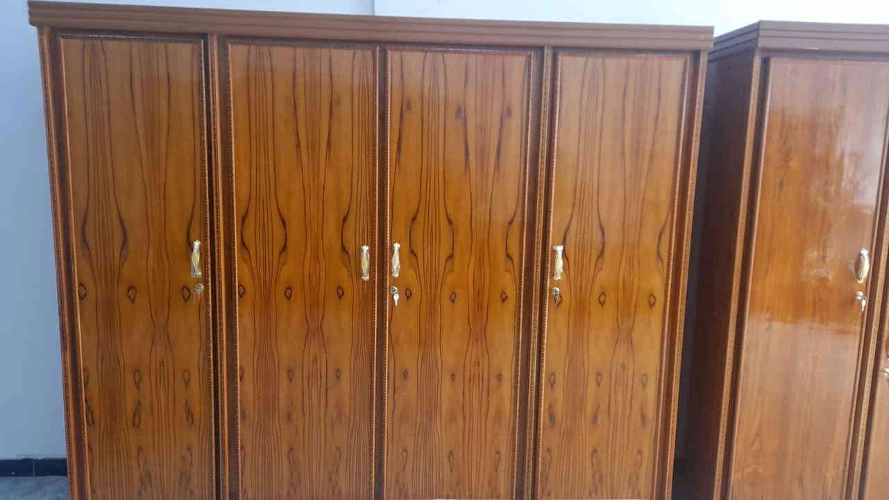 يتوفر كناتير بابين و ثلاث ابواب و اربعة حسب الطلب 
الانبار الرمادي شارع 40 📍 
تتوفر خدمة توصيل 🚚 
للاستفسار خاص او على الرقم ***********
