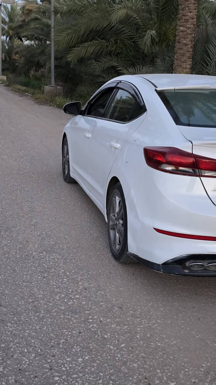 السلام عليكم النترا 18امريكي بيه 3قطع وبيه صبغات بدون داخل السياره بسمي مكانه بابل كير مكينه تبريد كفاله ترهم مراوس او بيع سعر 108وبيه مجال بصيط
***********
