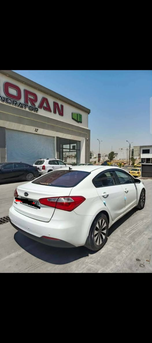 سيراتو موديل 2014 مكينه 1600 السياره خليجي بيه 3 قطع صبغ فقط الجاملغ وره السائق والبيبان ثنينهن تخم تاير جديد ودواخلها جديد ونضيفات .                                                  سعر السياره 105                                                       مكان السياره واسط عزيزيه.                                           اي ستفسار على هنا 👇
                                                            ***********.                                   ***********
