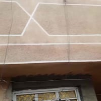 بيت 200 غرفتين نوم  ومطبخ مطبك كاشي وجدران وهول واستقبال  نقص فقط محجر...