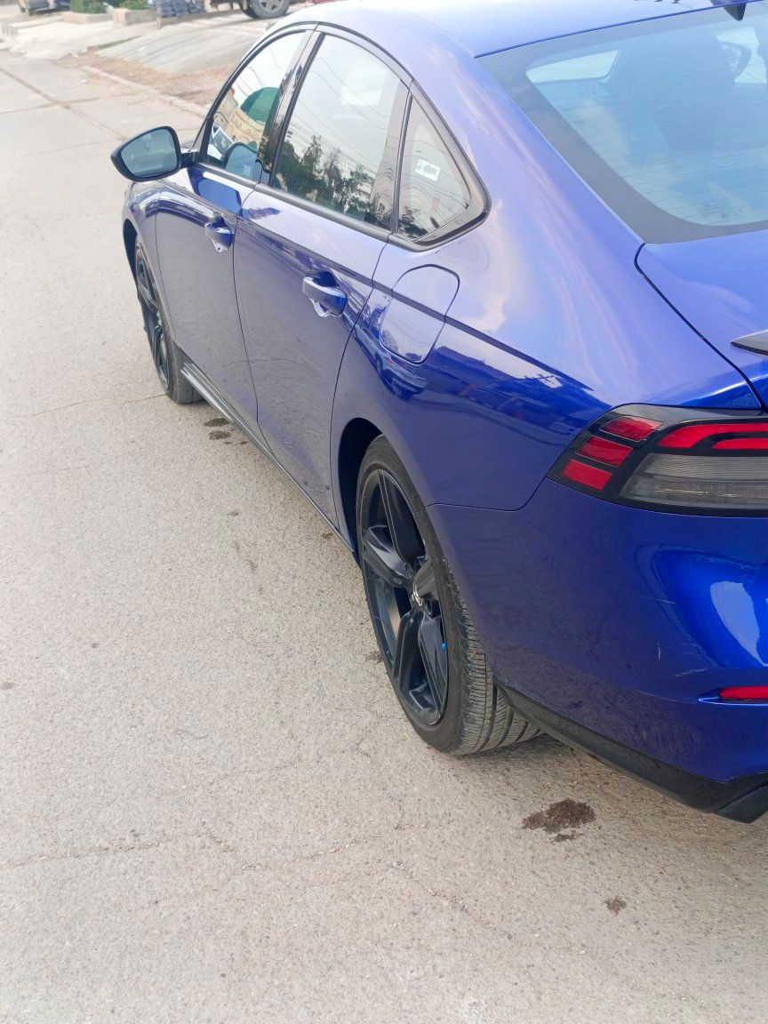 ياالله 
هوندا اكورد هايبرد 24 سبورت L 
ماشي 13 الف 
بدون ايرباك 
بدون صبغ فقط دعاميه اماميه صبغ 
بغداد 
السعر/210 بيه مجال للشراي 
ملاحضه اخوان كلشي اكو بلسوك 
مكلف بلنشر تواصل مع صاحب السيارة اتصال أو واتساب 
هاتف ***********
