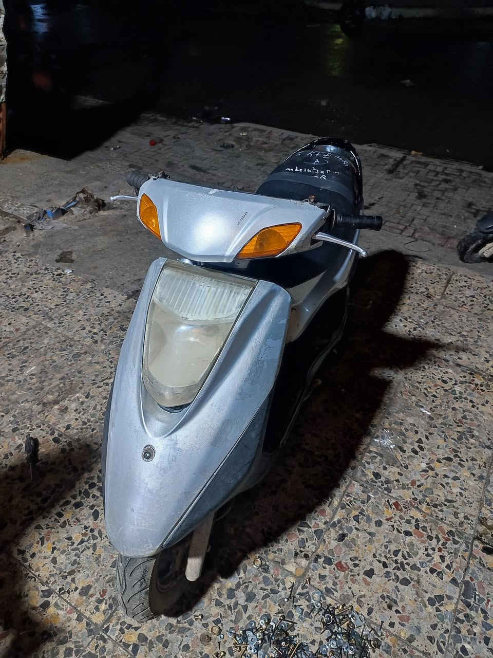 دراجه بريز للبيع
مكينه ناعمه خرسه 
كفرات اصليه 
شغاله سلف وهندر 
كهربائيات شغاله 
دراجه مابيهه نقص 
المكان البلديات 
السعر 350قفل قفل 
شراي اتصل ***********
