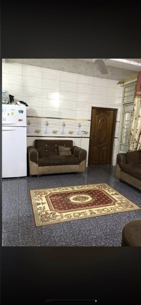 السلام عليكم 
للبيع بيت المساحة 100متر 

الواجهه 5 النزال 20 طابو صرف ترميم جديد مسلح

-مدخلين

-استقبال حولي جبير 

-يحتوي على ثلاث غرف نوم

-شارع عريض 15متر 

العنوان شارع الصحة مقابل مطعم محمد الكردي 

للإستفسار ***********

السعر 195 وبي مجال
