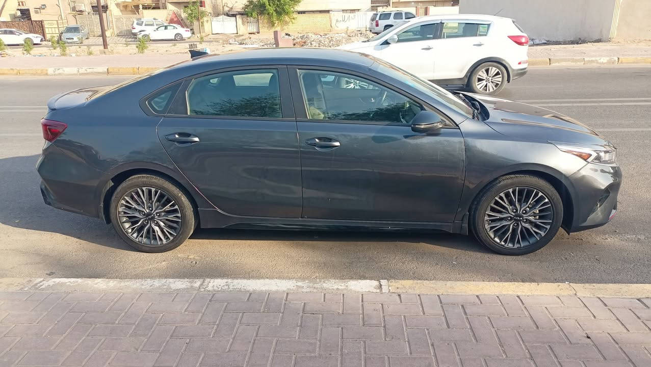 السلام عليكم مكلف بل نشر مكلف بل نشر اقرا تفاصيل واذا عجبتك اني بخدمتك كيا فورتي موصفاتGT مواصفات موديل 24وارد امريكي محرك 2000دوش سياره خير من الله حادث مالته بنيد طاير ظارب ربع قماره لا كص ولا صبغ بل قماره فقط بارد بنيد مبدل باب خلفي صبغ ليبل واحد باقي تفاصيل عندك سونر عندك فحص اذا تحب تفحصه رقمه بغداد.مكاني بغداد الشعب سعره 130بيه مجال ***********
