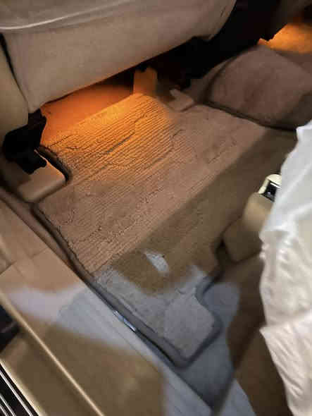 برادو ٢٠١٤خليجي جديده جداً ومكفوله من رقم إلى رقم من صبغ وبارد وشخوط ومحرك مكفول وكير كلشي بيه وكاله تخم تاير برجستون ياباني مو صيني دبل تانكي كشنات جلد كشنين كهرباء سبليت كامره خلفيه وحساسات خلفيه وماشيه ٩٠ ألف وارضيات اصليه مال شركه وكتلوكات شركه بيه رقم انكليزي بغداد مكان سياره بغداد شارع فلسطين فقط بيع بدون مراوس تحويل مباشر بالعافيه ع ياخذه اتصال ع رقم *********** وسعر ٣١٨٠٠ بيه مجال حك جيه ويدلل
