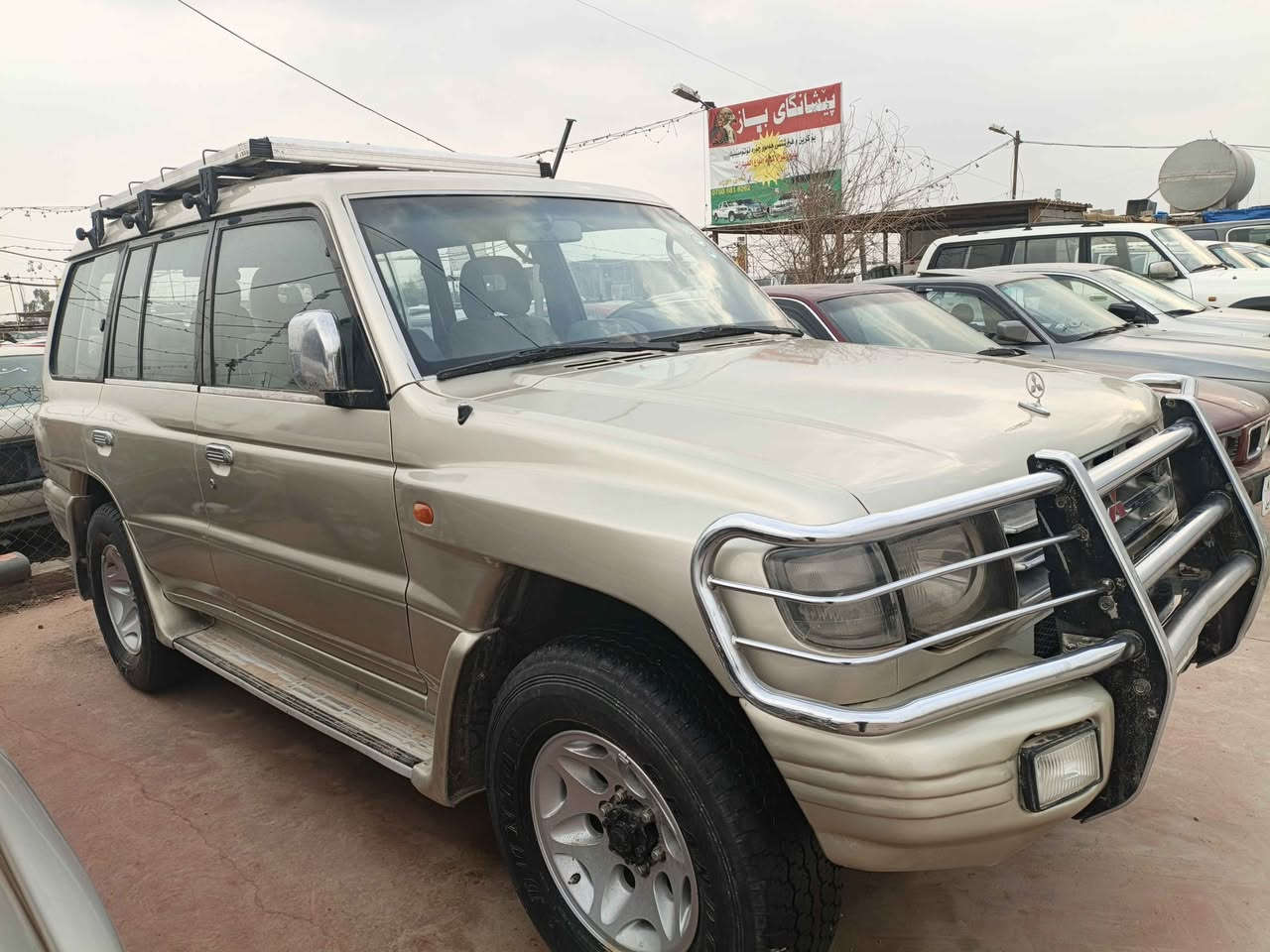 باجيرؤمؤديل 2000سياره يه كى زؤر جوانه كيرومه كينه ى به شه رته كيرى تؤماتيكه ده بل اكسله جام كاره بايه ره قم اسليه مكينه ى شه ش بستؤنه 3000له سه ره ته بريده عيزام بوايه غه لؤجوانى بى ليدران تعول به شه رته سعر 83$::***********شوين هه ولير أربيل, العراق
