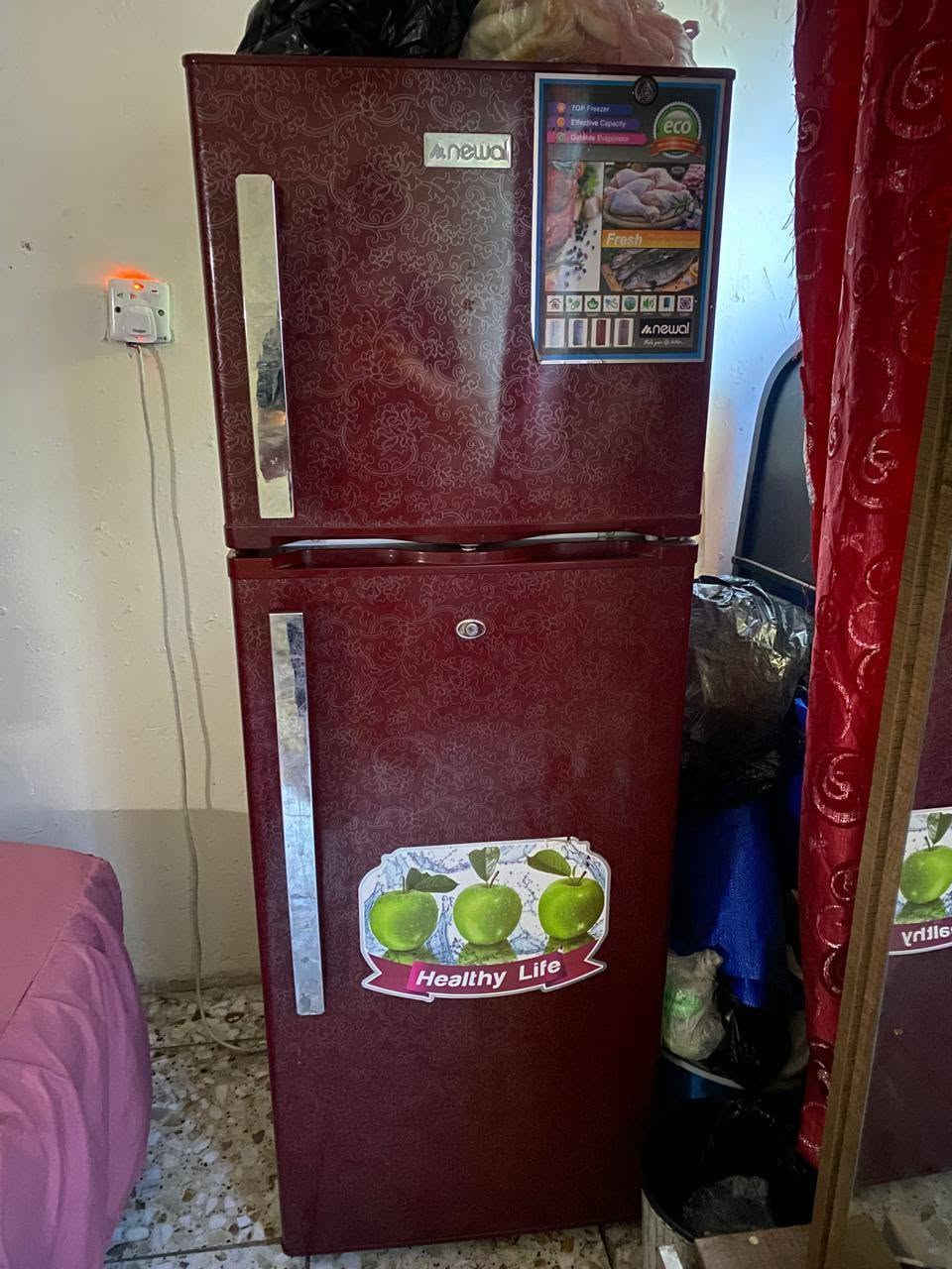 سلام عليكم
كنتور اربع ابواب صاج خارج نظيف نظام خانات ب275 الف وبي مجال 
ثلاجه نظيفه الفوك تجميد فوول بس جوه بروده قليله 100الف
زاويه تركيه دوار مرايه 30الف
سنك نضيف من داخل ومابي كسر ب45الف 
بغداد الجديدة ***********
