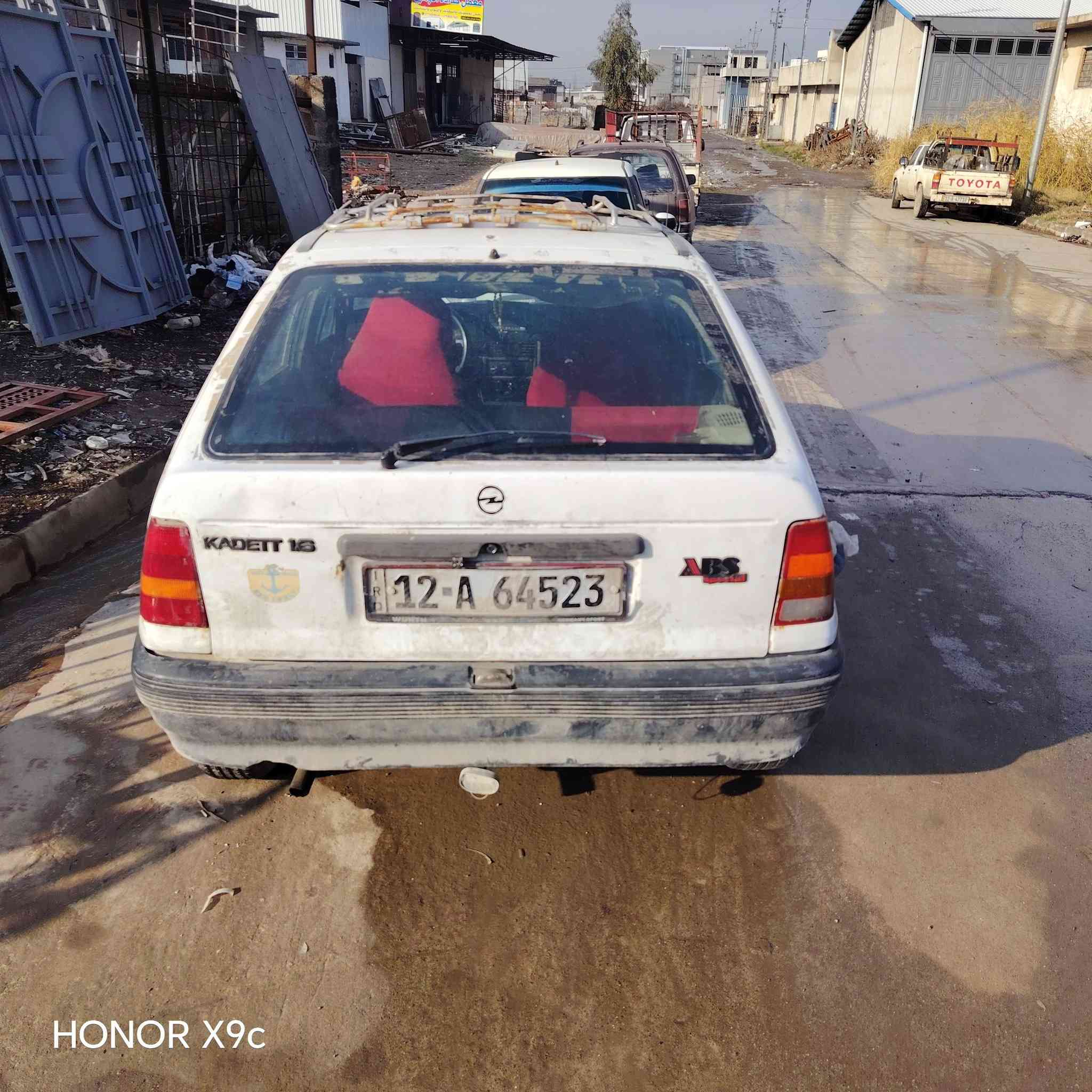 السلام عليكم سياره كاديد للبيع مديل 91 مكينه تعبانه يردلها رايمن السعر مناسب
***********
