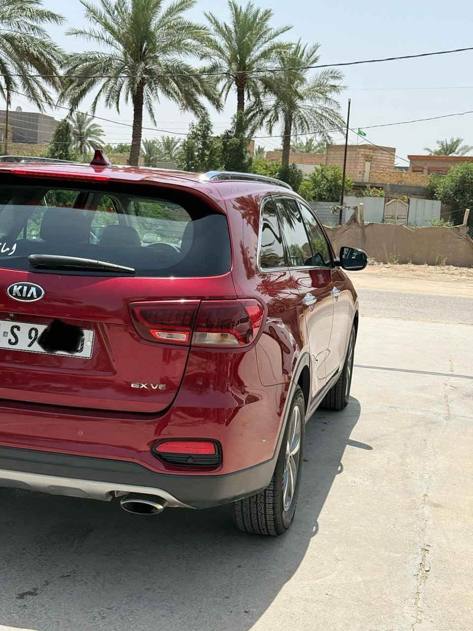 الـنوع :سورنتو. 2020  وارد امريكي ✔️
اللـون :كرزي ...
⚔️ سعـة المحـرك : V6🔥 
المسـافة المقطـوعة ..69 ميل ☑️ 
الحـالة : مُمتَــٰـازَة 
سياره بنراما قطعتين  
⚔️اشارة ترحيب 
الممـيزات : تحكم جه 
⚔️بردات خلفيه بلاد
مع كامره خلفيه
⚔️ترحيب عند الاقتراب
مري اشاير مع نقطع عمياء 
⚔️حساس امامي و خلفي
بصمه 1
⚔️ ويل 19
ثلاث قطع تبريد 
⚔️انظمه قياده  اربعه
7 راكب 
⚔️ لايت Led
كشن سياره لكل كهرباء وجلد اسود
⚔️شاشه بلاديه 
العيـوب :ماكو كفاله عامه بس بارد خفيف موضح بل سونار 
⚔️ لجام سياره اربعتهن AUTO
ملاحظه ....داخل صاج ...
⚔️سايد بريك دكمه 
سستم سماعات harman kardon
⚔️ رقم سياره بغداد جديد 
⚔️ سياره نضيفه كلش وجديده بل حقيقه
مكان سياره حله  بابل 
⚔️ سياره بنرامه مواصفات EX معروفه شبيه مواصفات ماتخلص 
سونار موجود داخل المنشور مع صور 
⚔️ سياره سعره 240 بيه مجال 
رقم ***********
