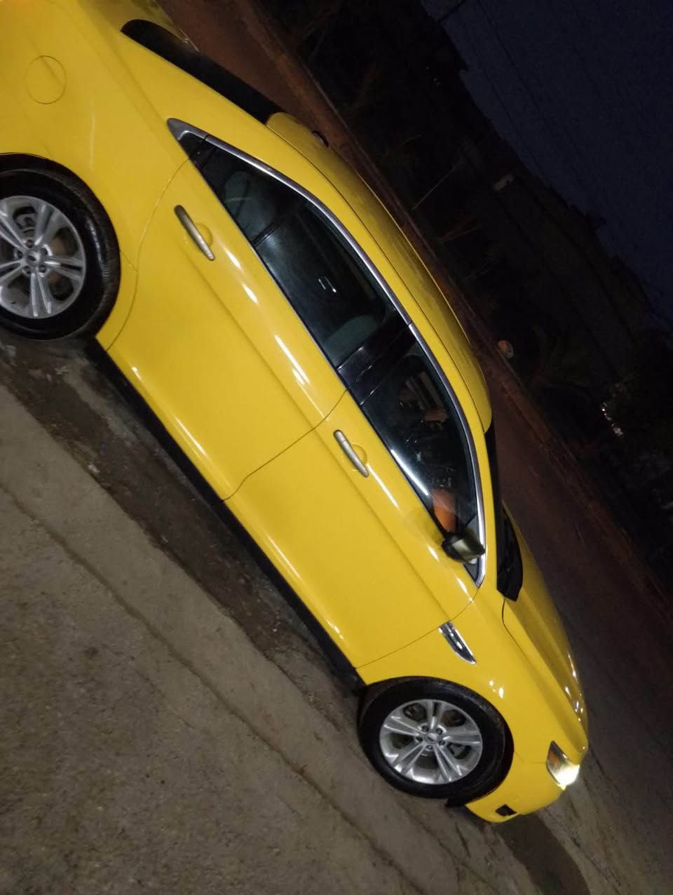 سلام عليكم سياره فورد توروس 2013مصبوغه احزام للجماليه. سياره خير من الله من مكينه و كير و اكسل سياره ما مشتغله خط ابد  مال بيت مرتبه  سياره نضيفه ومرتبه  
*********** العنوان بغداد العبيدي سعرها 83 وبيها مجال حك الجيه بغداد, العراق
