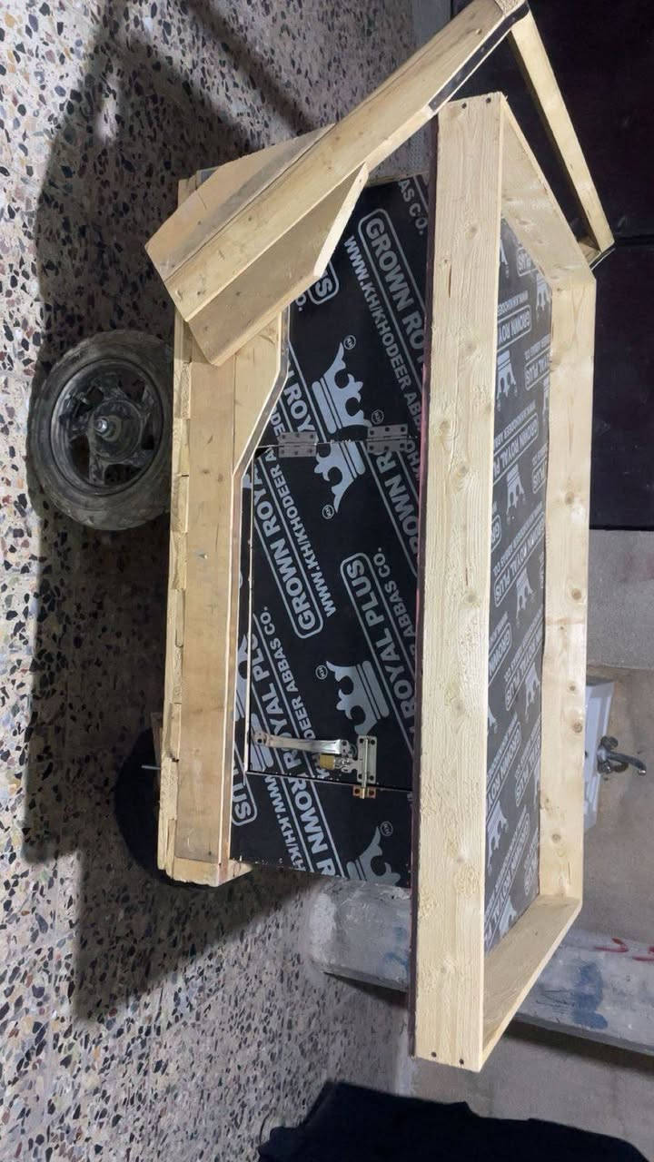 السلام عليكم عربانه خشب جديد كلش تايرات كبار بيه مخزن السعر 100 رقمي ***********
