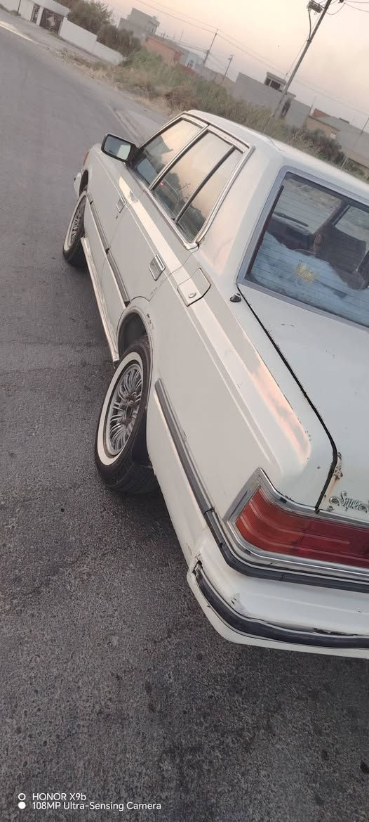 مكلف بالنشر📍
السلام عليكم 
سوبر ٨٢ مكينة گير بلادي صبغها بلادي تبريد شغال طخم تاير جديد قبل شهر شديتهن طخم خلفي امامي جديد داخلها نظافة وسط  اني الشرعي السعر ٤٥ وبيها مجال

للتواصل مع صاحب السيارة الاتصال على الارقام التالية
***********
***********
