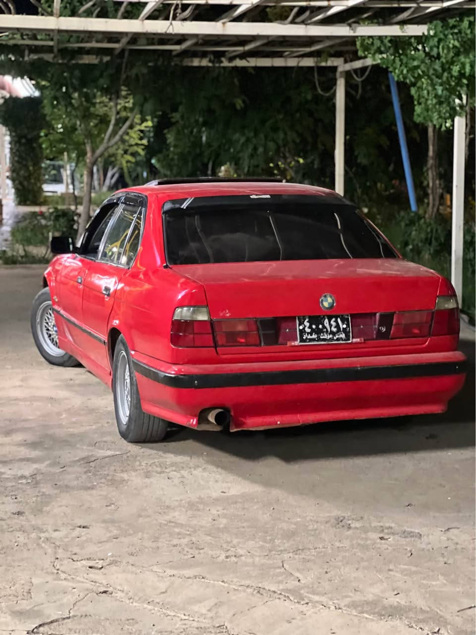 بۆ فرۆشتن: BMW 520
 جۆر: BMW 520
 مۆدێل: 1995
: "دەعامی بۆ دەعامی" بەشەرت، بەبێ کێشە و کەم و کوڕی.
تایبەتمەندی و مواسەفات:
 مواسەفات: فول فول.
 سیستەمی کارەبایی: جام کارەبایی، قوفڵ مەرکەزی، ABS.
تەبرید :  (سارد و گەرم) بەشەرت.
: سلاید، ڕەنگکراوی (سبوغ عام) تەنها بۆ جوانی .
تێبینییەکان:
 هەموو گیان و پێکهاتەی سەیارەکە "تەقە و ڕەقە" بەشەرت.
 ئاڕم، سەنەوی، و هەموو ئەوەڵیاتەکانی بەشەرتە.
نرخ: [43 و مەجال ] أربيل, العراق


**إذا كنت صاحب هذا الإعلان وتريد حذفه لأي سبب، رجاءا أرسل رسالة إلى الدعم الفني**