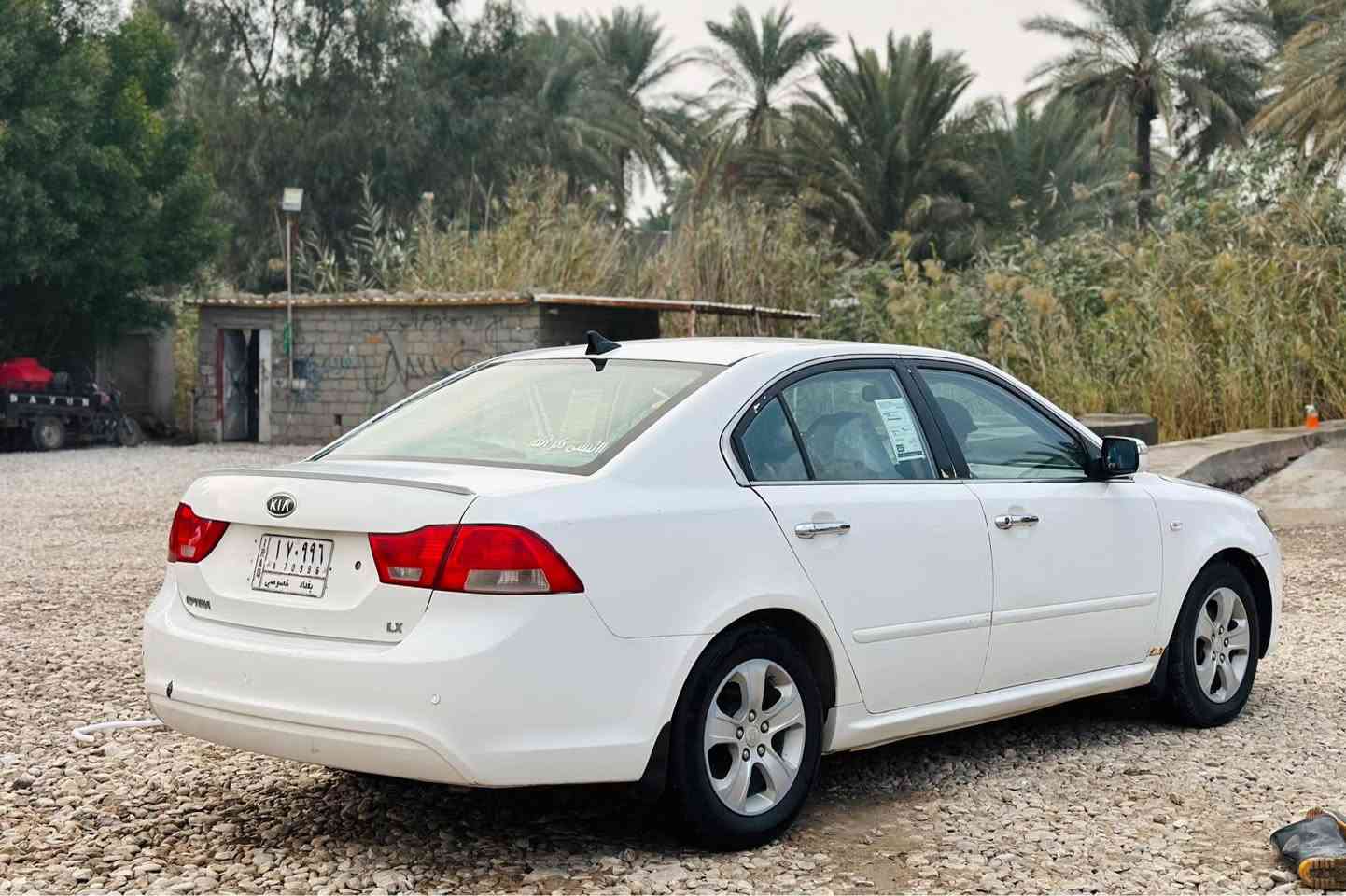 السلام عليكم 
مرخصة الادمن المحترم 
للبيع  كيا اوبتما خليجي 
رقم بغداد موديل 2009 
مكينه 2000 دوش 
لون ابيض السياره جهازه من كلشي 
بيهه رشات صبغ كم قطع فقط 
السعر 97  وبيه مجال للشراي 
اخوان رجاء لي مو شراي لا يتعبني 
مكان السياره بابل 
رقم *********** حلة, بابل
