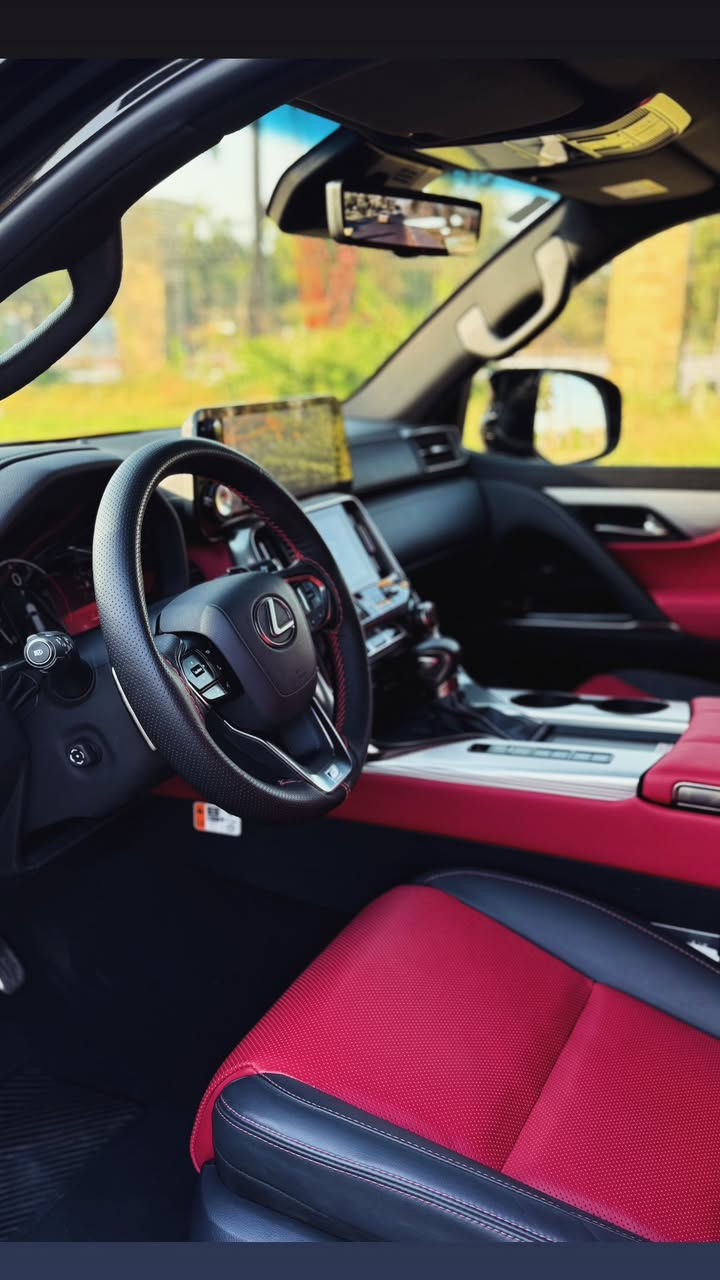 ‏      Lexus F Sport 600 2025 
لكزز اف سبورت F1 اصل بريم اصل زيرو 
ماشيه 5 فقط رقم بغداد كفاله عامه بيها 
سونار ومواصفاتها فول بيع او مراوس ⭐️

مواصفات 1/1 
بصمه 
جكات 
بيبان شفط 
سماعات 25 
شاشات 3 
كامرات 5 
جنطه شفط + بالرجل 
سلايد مقاعد جلد 
تدفئه تبريد كشنات 
رادار حساسات توقف  
شاحن لاسلكي 
مري شفط وقلاب 
بردات خلفيه 
تحكمات ستيرن 
الى اخر معروف ل F1 
---------------------------------------
سياره جديده جدا غراضها وعدتها بعدها ممفتوحه 
كفاله عامه وبيها سونار الشراي الجناي فقط يتصل 
الهاتف : ***********
