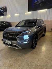 اوتلاندر SEL • ٢٠٢٣ • باب سايق تبديل