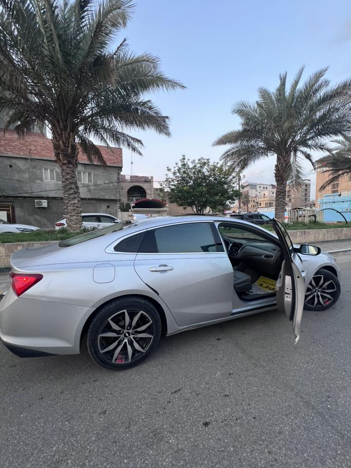 🟣 ماليبو 2018  LT2  فئة الفول  البنوراما
▪️بصمة , تشغيل عن بعد , ابواب بصمة 
▪️ كشنات جلد + كراسي كهرباء + تدفئة ، 
▪️شاشة لمس
▪️نظام auto stop
▪️تبريد قطعتين 
🔘كاميرا دوارة خلفية 
    حادث سطحي خفيف موجود بالصور 

▪️وبعد بقية مواصفات الLt2 المعروفه ماذاكرهن 
 
▪️السعر 118 ورقة بيها مجال
▪️هاتف/***********
