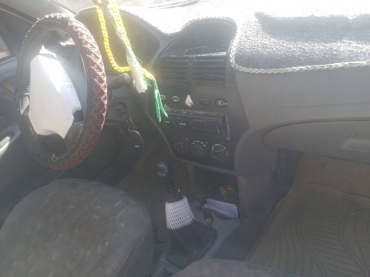 سياره طيبه للبيع موديل ٢٠١٥ سياره حلوه جاهزه بيها تبديل قطعه وشويه خياسات رقم بغداد كير محرك نضاف حداديه نظيفه سنويه لحد ٢٠٢٨ راعيها يريد مداور بيع مستعجل رايدها ٢٥ وبيها مجال عنوان كربلاء الحسينيه مكلف بالنشر الاتصال ع راعيها ***********
